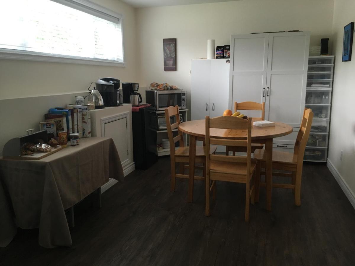 Polar Nights Bed & Breakfast Yellowknife Dış mekan fotoğraf